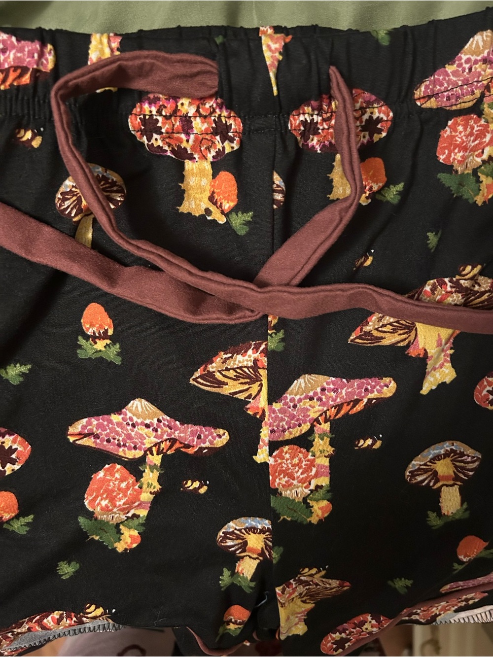 HAUTE DREAMZ Mushroom Lounge Pajama Set - Picture 8 of 11